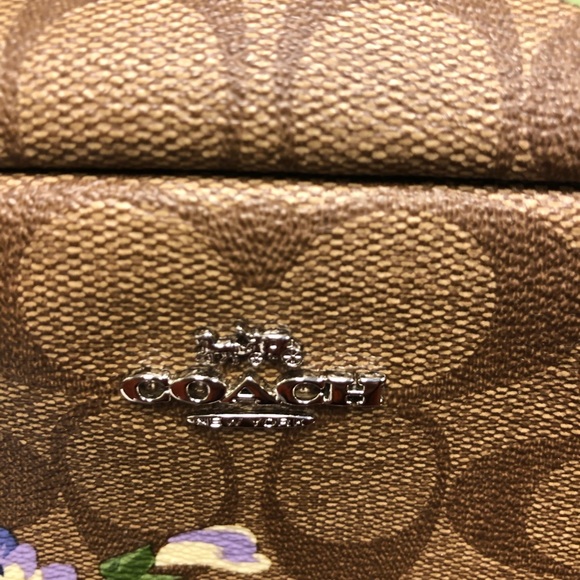 COACH - Picture 7 of 8